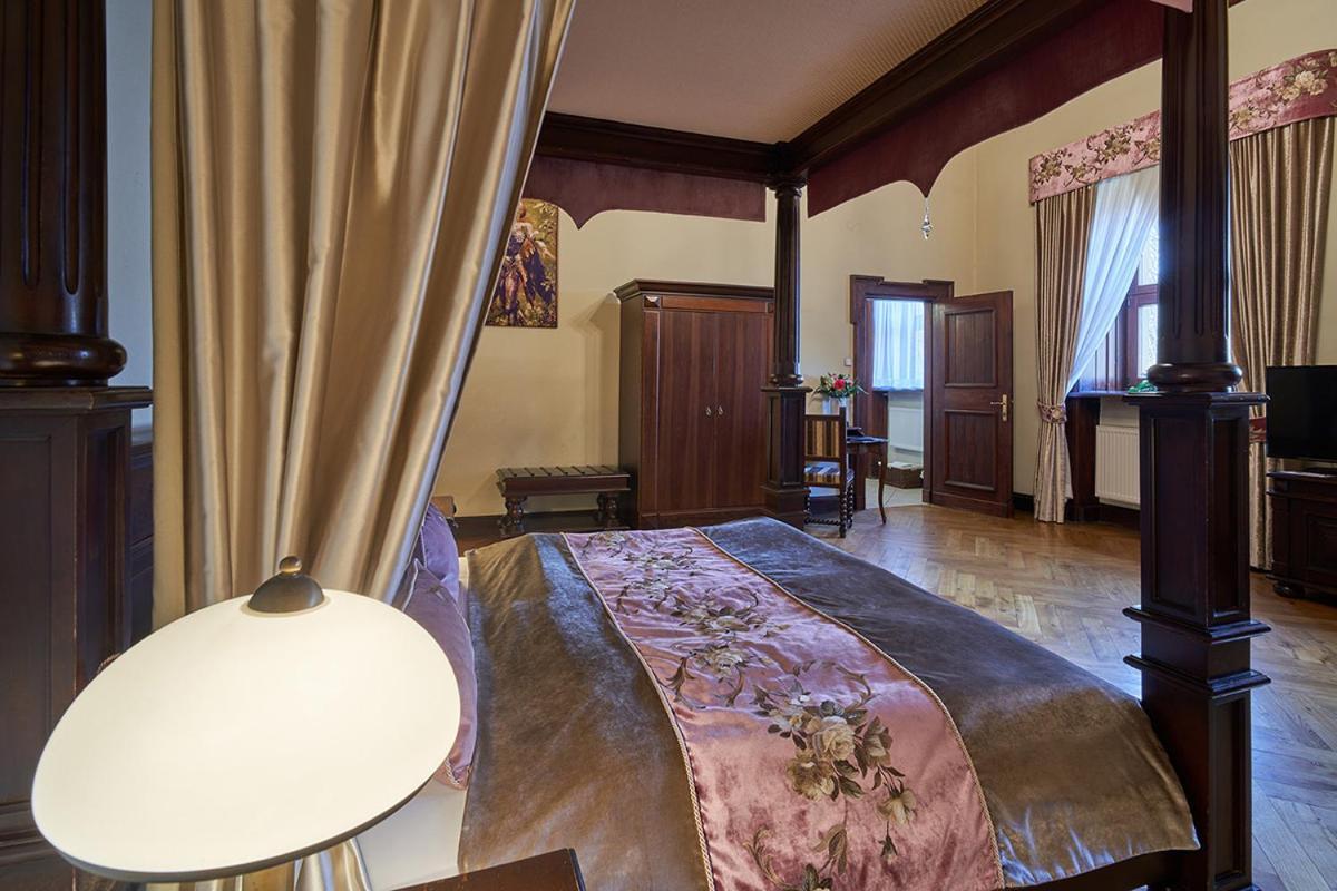Zamek 4*